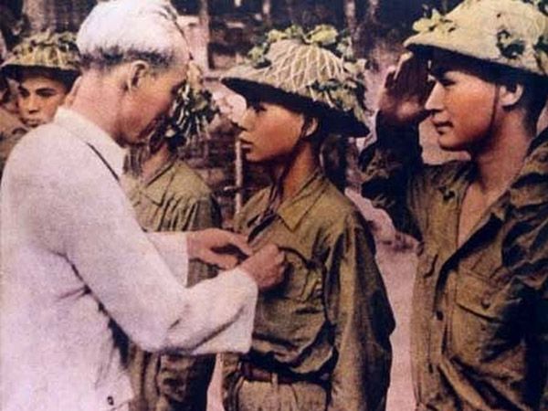 Những câu chuyện ngắn về Bác Hồ: Bài học về chữ tín