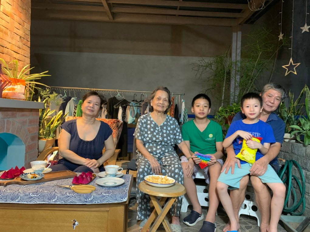 Lớp 4A10 chào mừng ngày Quốc tế Người cao tuổi