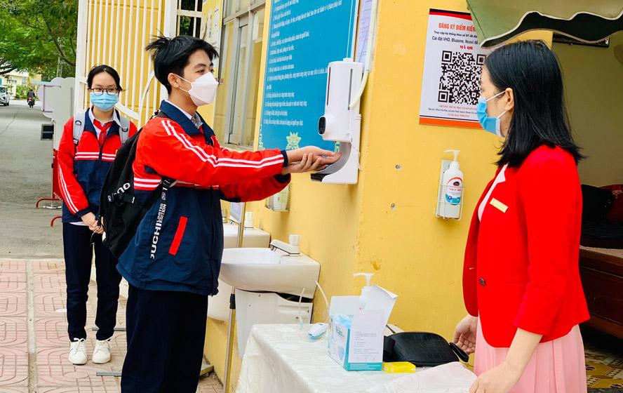 Bí thư Thành ủy Hà Nội Đinh Tiến Dũng: Đưa học sinh trở lại trường sớm nhất, an toàn nhất