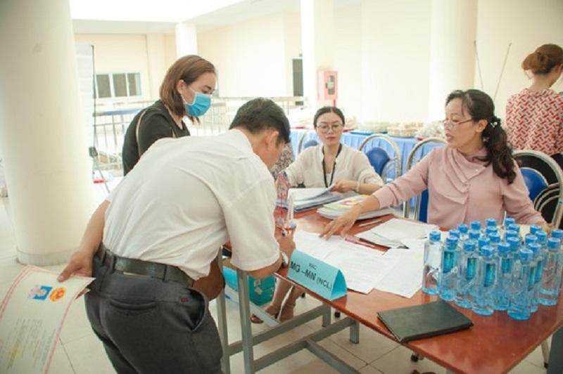 Thanh toán không dùng tiền mặt trong trường học: Tiện đủ đường