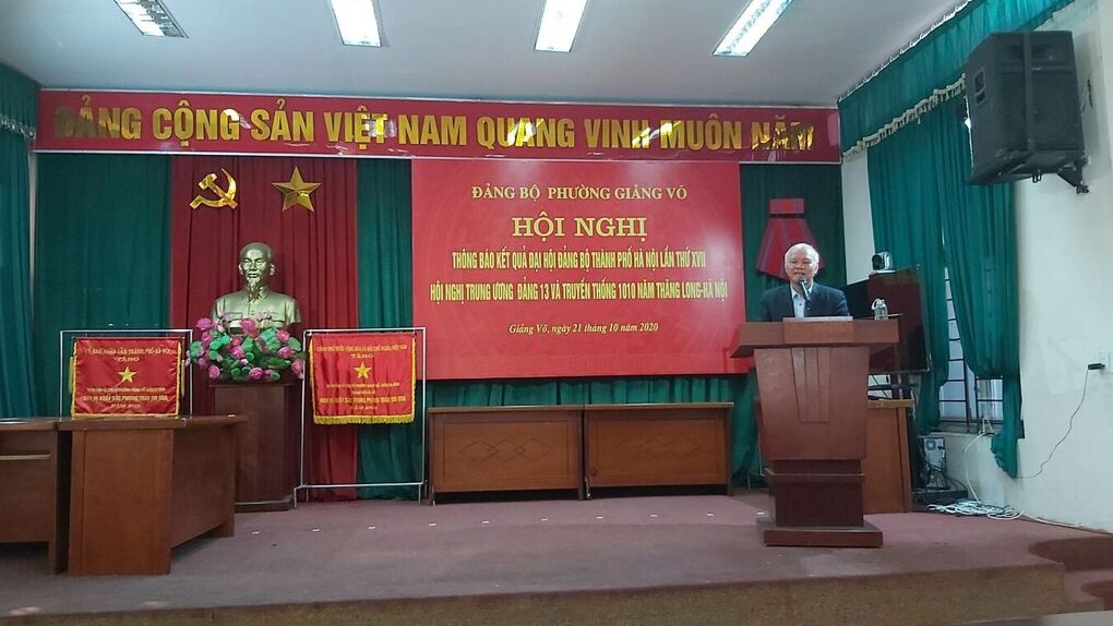 Chi bộ trường Tiểu học Kim Đồng tham dự Hội nghị thông báo kết quả Đại hội Đảng bộ thành phố Hà Nội lần thứ XVII; Hội nghị Trung ương Đảng 13 và truyền thống 1010 năm Thăng Long – Hà Nội
