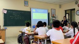 Học sinh trường Tiểu học Kim Đồng hưởng ứng “Ngày Pháp luật Việt Nam”