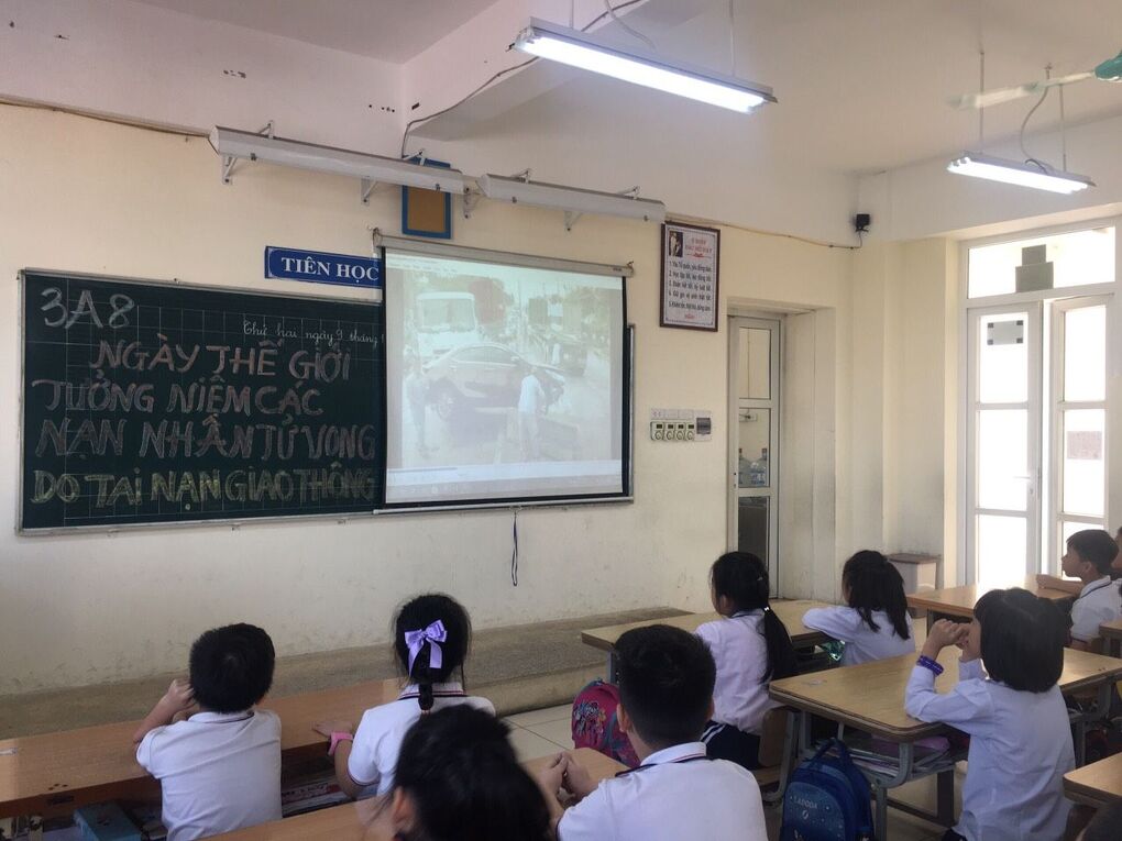 Trường Tiểu học Kim Đồng triển khai hoạt động hưởng ứng “ Ngày Thế giới tưởng niệm các nạn nhân tử vong do tai nạn giao thông tại Việt Nam năm 2020”