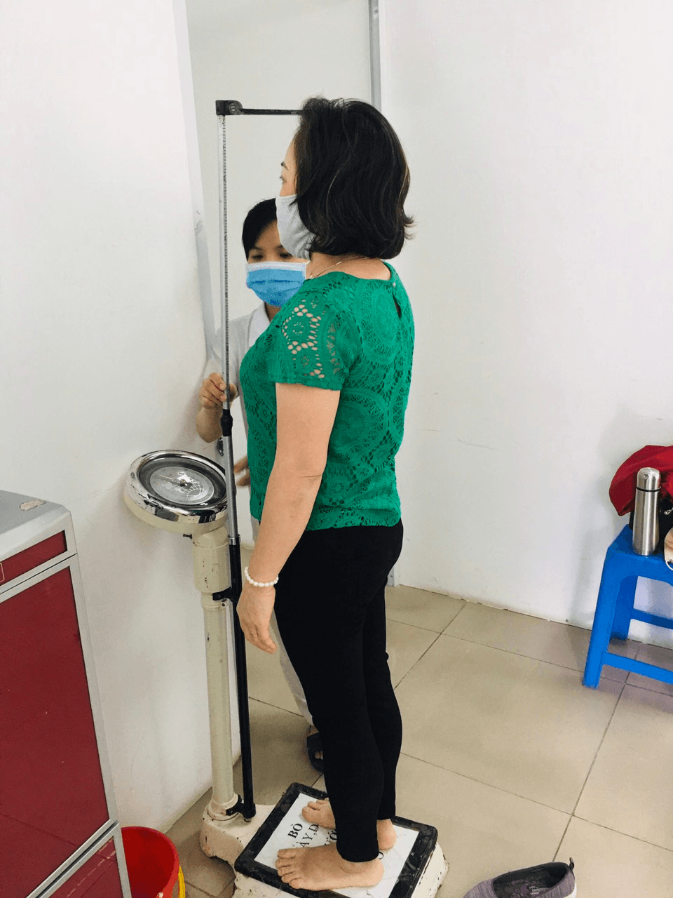 Trường Tiểu học Kim Đồng tổ chức khám sức khỏe định kì cho cán bộ, giáo viên nhân viên