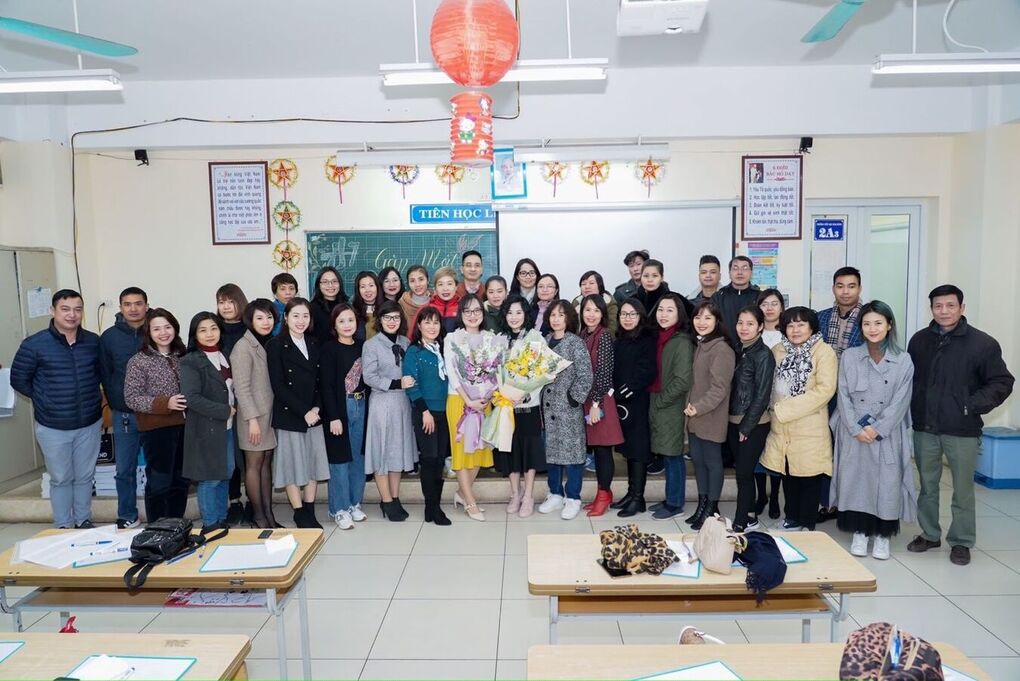 Gặp nhau cuối kì: Phụ huynh lớp 3A7 đọ sức Rung chuông vàng