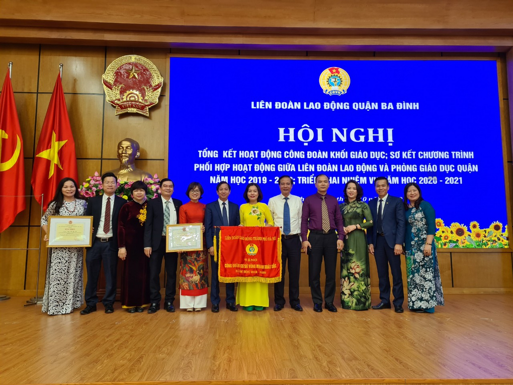 Công đoàn trường Tiểu học Kim Đồng đón nhận niềm vui lớn