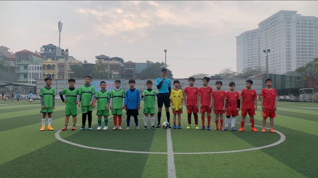 Thắng đậm Tiểu học Việt Nam Cu Ba 5 - 1, Tiểu học Kim Đồng tiếp tục tiến vào bán kết