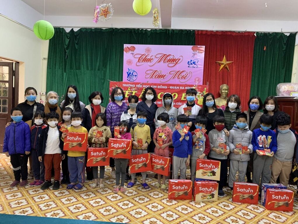 Mang Tết ấm đến cho em