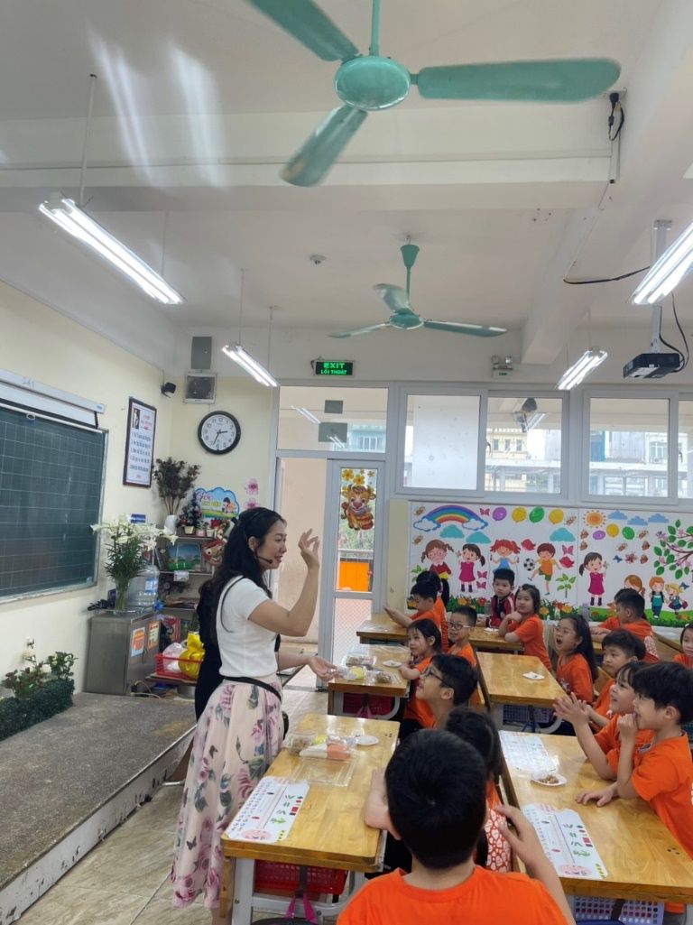 Cùng những đầu bếp nhí đáng yêu của lớp 1A3  vui Tết Hàn thực