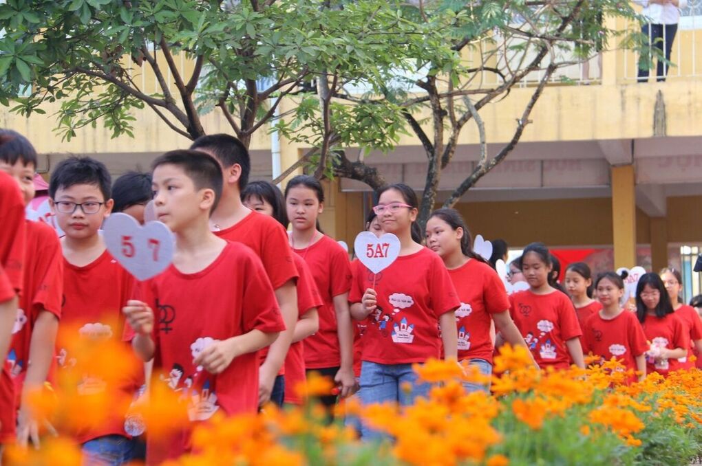 TRƯỜNG TIỂU HỌC KIM ĐỒNG TỔ CHỨC LỄ RA TRƯỜNG CHO HỌC SINH LỚP 5