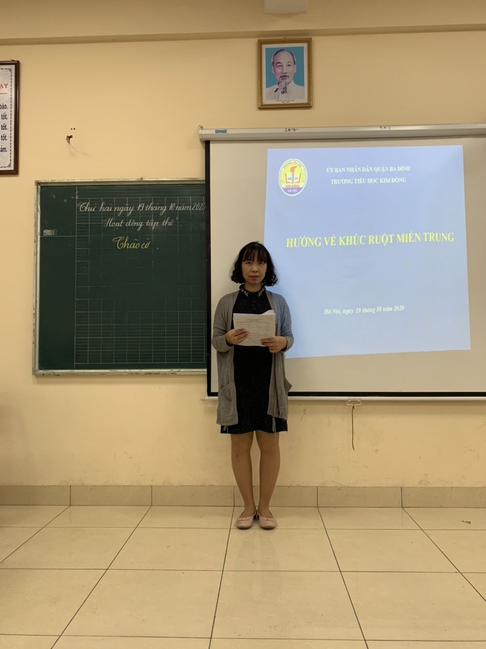 Lớp 4A6 trường Tiểu học Kim Đồng hướng về miền Trung