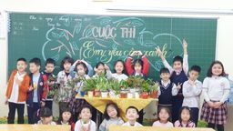 Mùa xuân bên cửa sổ lớp 1A8