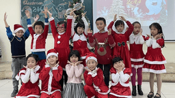 “Giáng sinh sum vầy ” của các bạn nhỏ lớp 2