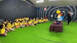 Học sinh trường Tiểu học Kim Đồng hào hứng tham gia hoạt động  trải nghiệm tại làng gốm Bát Tràng, trang trại giáo dục V-eco  và công viên khoa học Harry Potter