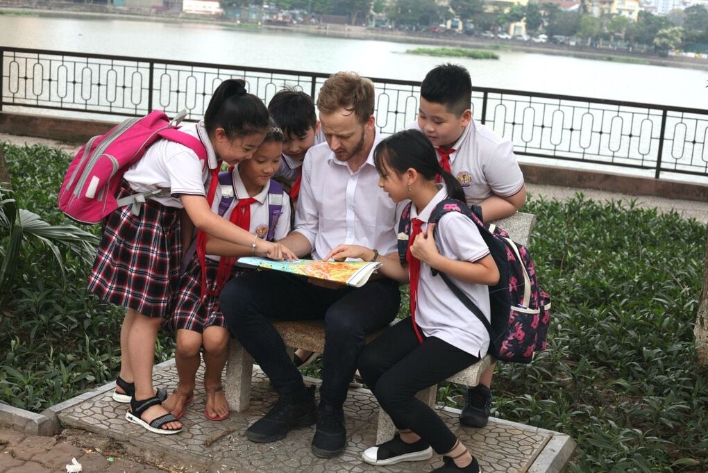 HOẠT ĐỘNG NGOẠI KHÓA MÔN TIẾNG ANH