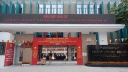 Công đoàn viên trường Tiểu học Kim Đồng nô nức, rộn ràng đi bầu cử!