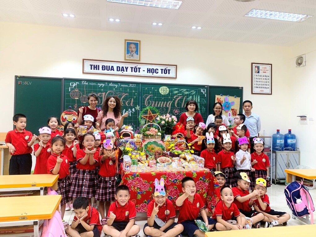 Lớp 1A1 vui đón Trung thu