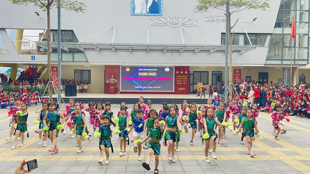 Tiết mục nhảy Flashmob của học sinh lớp 1 - Trường Tiểu học Kim Đồng