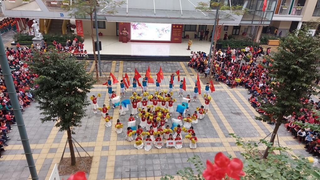 Khối lớp 4 đạt giải Nhất cuộc thi nhảy flashmob