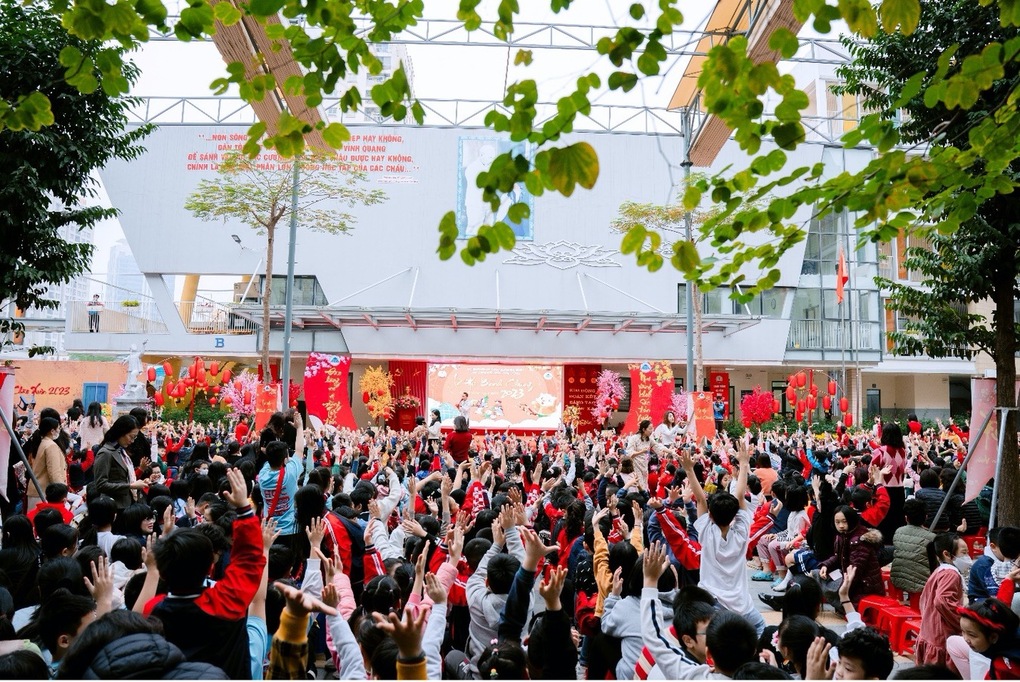 Tưng bừng, rộn rã với Lễ hội Bánh Chưng chào Xuân Quý Mão của thầy trò trường tiểu học Kim Đồng