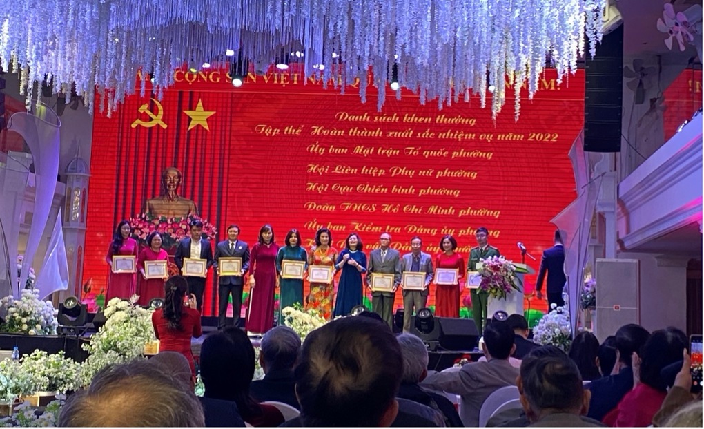 Chi Bộ Trường Tiểu Học Kim Đồng Tham Dự Hội Nghị Sơ Kết Giữa Nhiệm Kì 2020-2025 Của Đảng Bộ Phường Giảng Võ