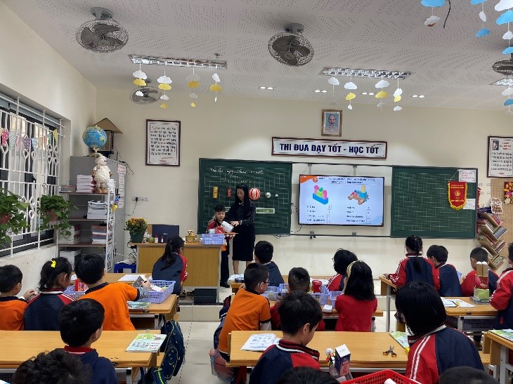 Cô và trò lớp 2A3 cùng thi đua Thày dạy tốt – Trò học hay