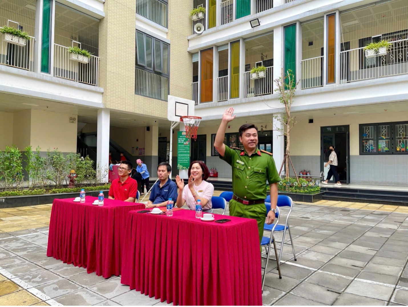 Trường Tiểu học Kim Đồng thực hiện Chương trình tuyên truyền, trải nghiệm, thực hành chữa cháy và cứu nạn, cứu hộ