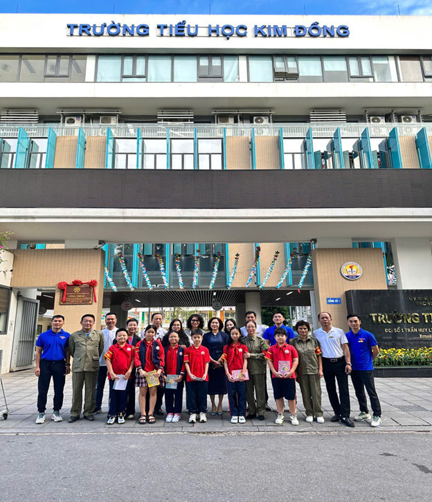 Trường Tiểu học Kim Đồng hưởng ứng ra quân đảm bảo trật tự an toàn giao thông, duy trì hiệu quả mô hình “Cổng trường học An toàn giao thông”