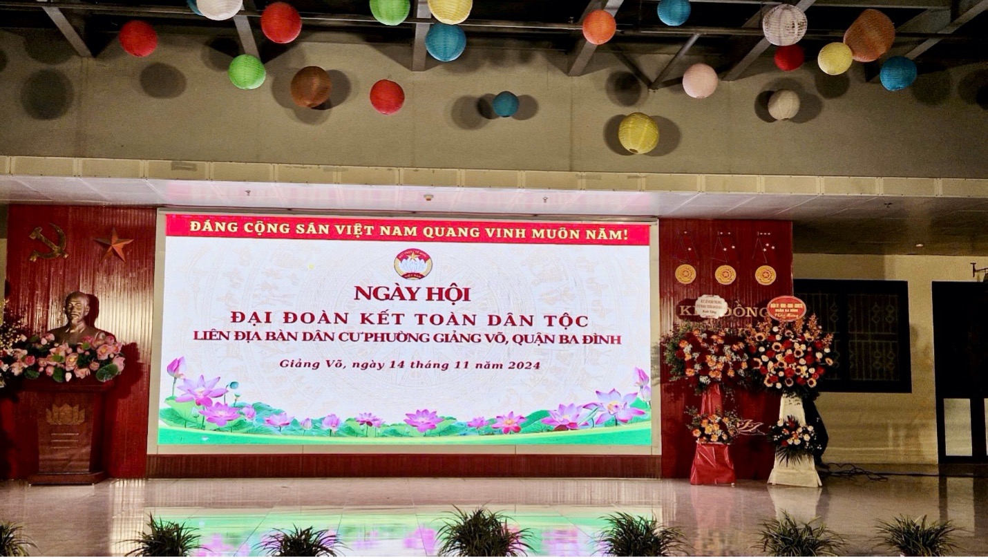 Tưng bừng ngày hội Đại đoàn kết toàn dân tộc Liên địa bàn dân cư phường Giảng Võ