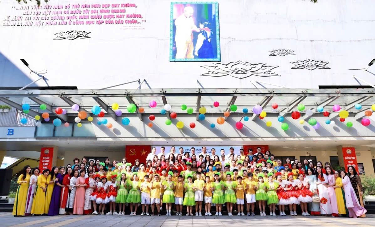 Trường Tiểu học Kim Đồng trang trọng tổ chức Lễ kỉ niệm ngày Nhà giáo Việt Nam 20/11