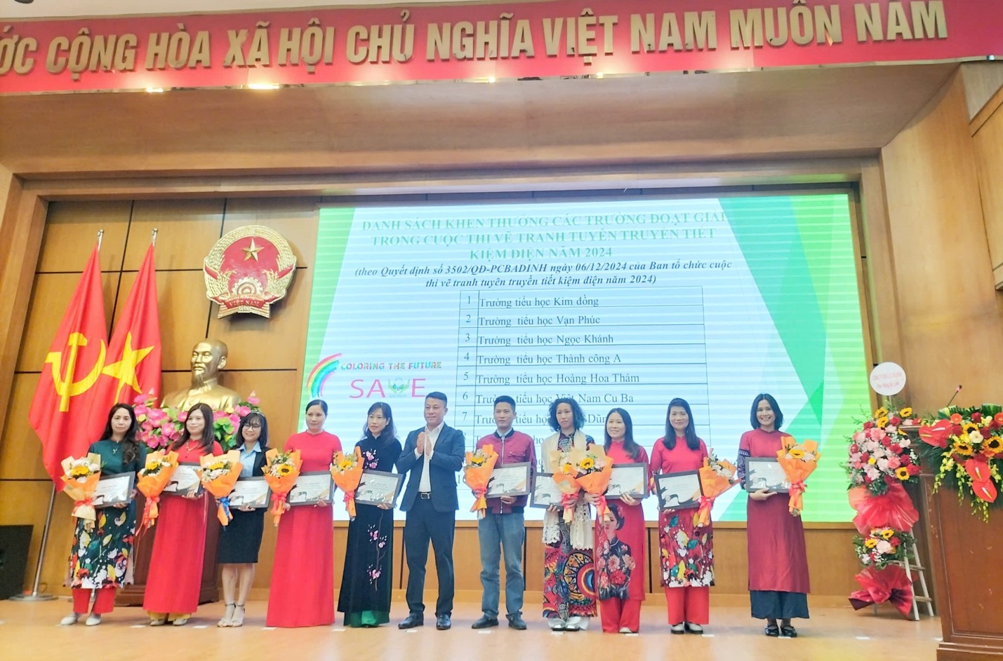 Học sinh trường Tiểu học Kim Đồng đạt giải cao trong cuộc thi “Vẽ tranh tiết kiệm điện" năm 2024.