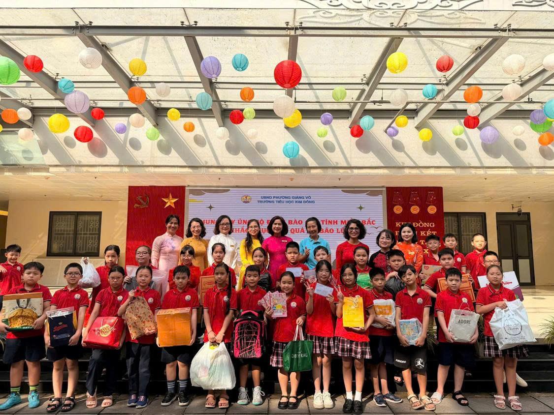 Nghĩa cử cao đẹp – Tình người lan tỏa Trường Tiểu học Kim Đồng chung tay ủng hộ đồng bào tỉnh Thái Nguyên sau bão Matmo