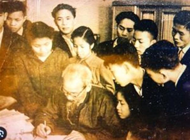 Những lời dạy của Chủ tịch Hồ Chí Minh đối với thầy, cô giáo