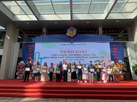 Tuyên dương học sinh Trần Bình Khang, lớp 5A1 đạt giải Ba Liên hoan Nhạc cụ học sinh phổ thông phường Giảng Võ năm học 2025-2026