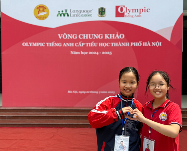 02 học sinh trường Tiểu học Kim Đồng tranh tài ở vòng chung khảo Olympic tiếng Anh