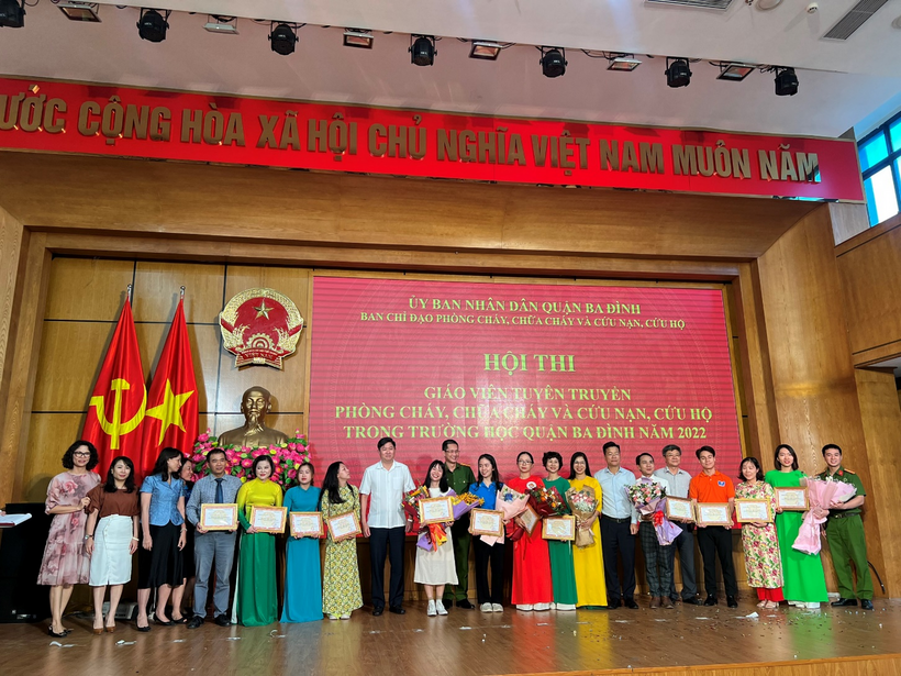 A picture containing text

Description automatically generated