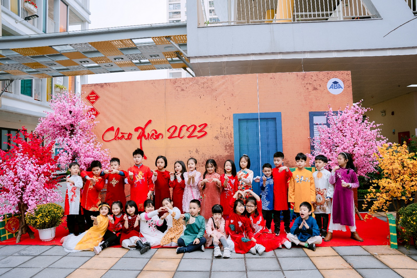 A group of people in clothing posing for the camera

Description automatically generated with low confidence