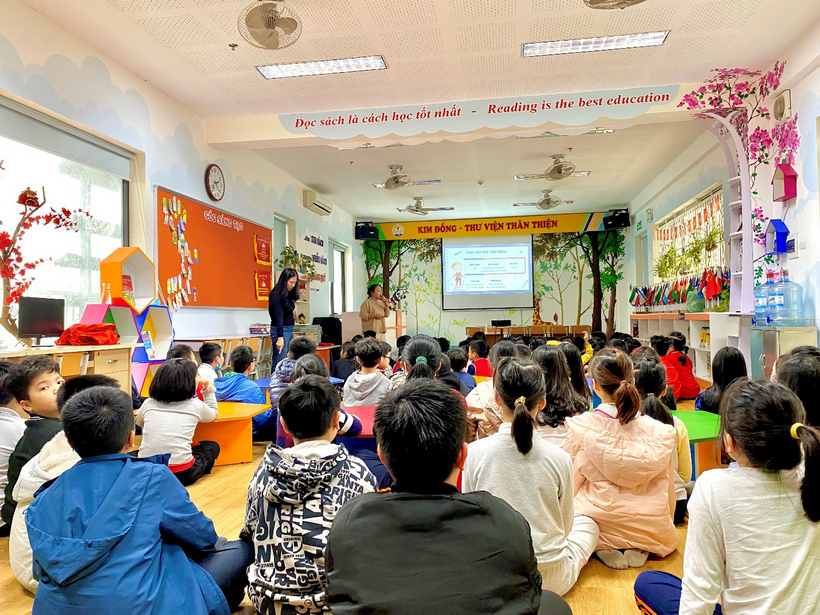 A picture containing text, person, indoor, scene

Description automatically generated