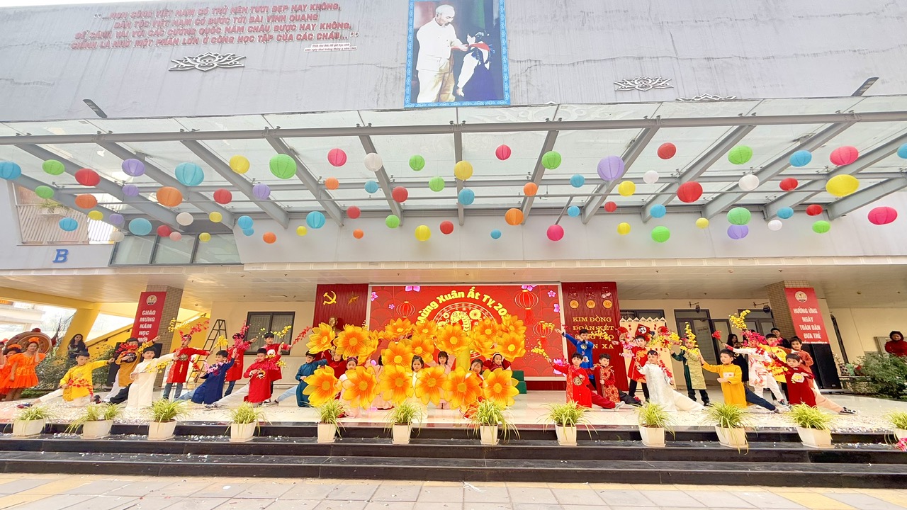 A group of people in colorful clothing on a stage

AI-generated content may be incorrect.