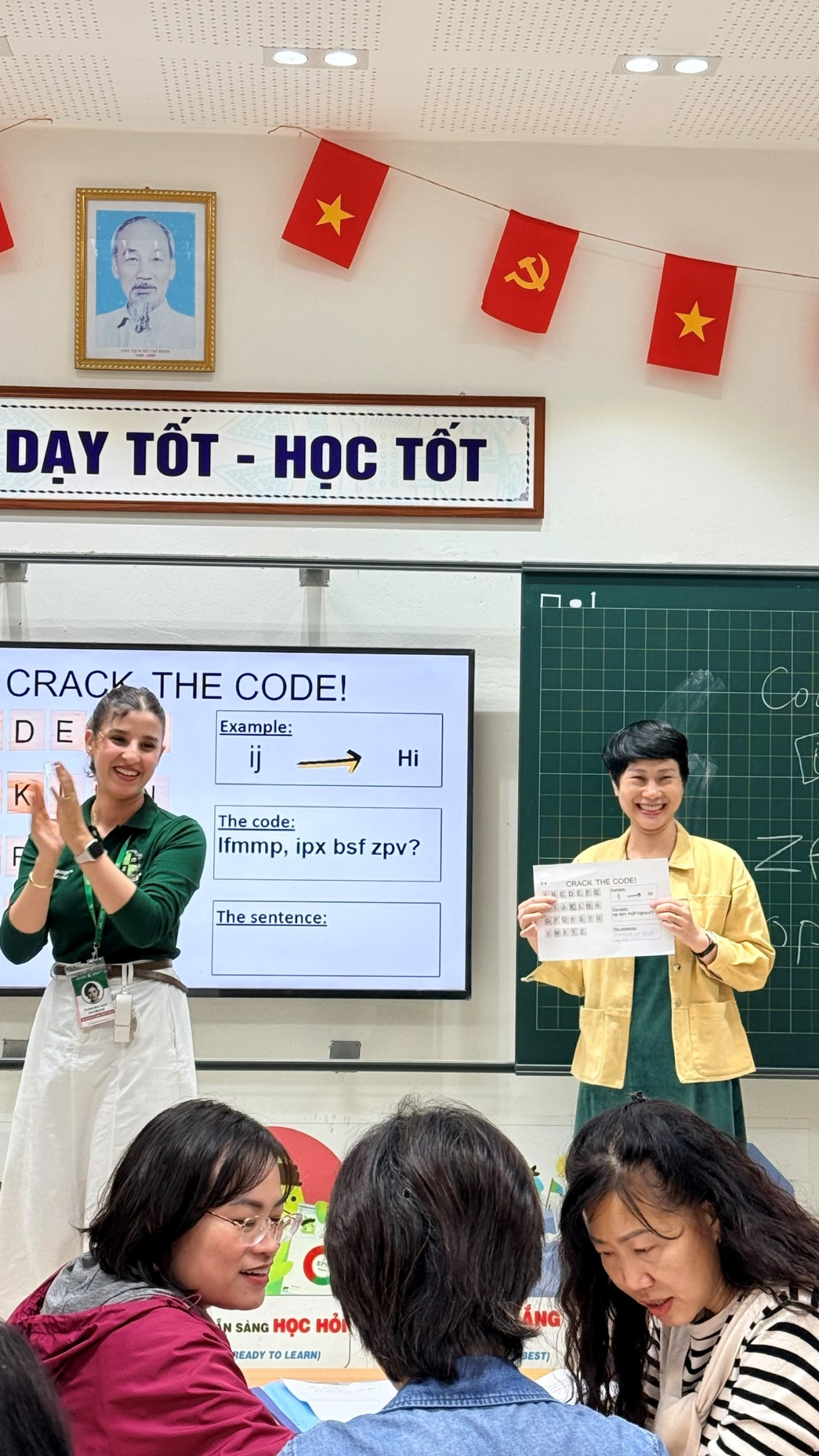 A group of people in a classroom
AI-generated content may be incorrect.