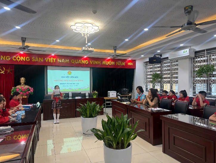 C:\Users\User-1\Desktop\Ảnh ĐHLĐ 2526\z7159089795998_2e4e18cf5bcb0c82c86d97e197334749.jpg