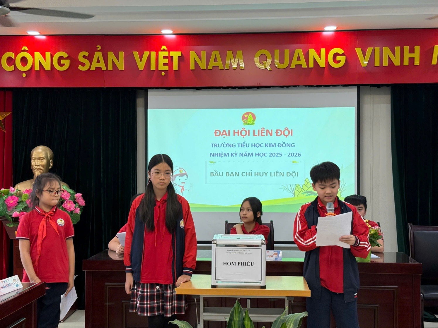 C:\Users\User-1\Desktop\Ảnh ĐHLĐ 2526\z7159034780096_47400555d8107001ab4b559dace7727d.jpg