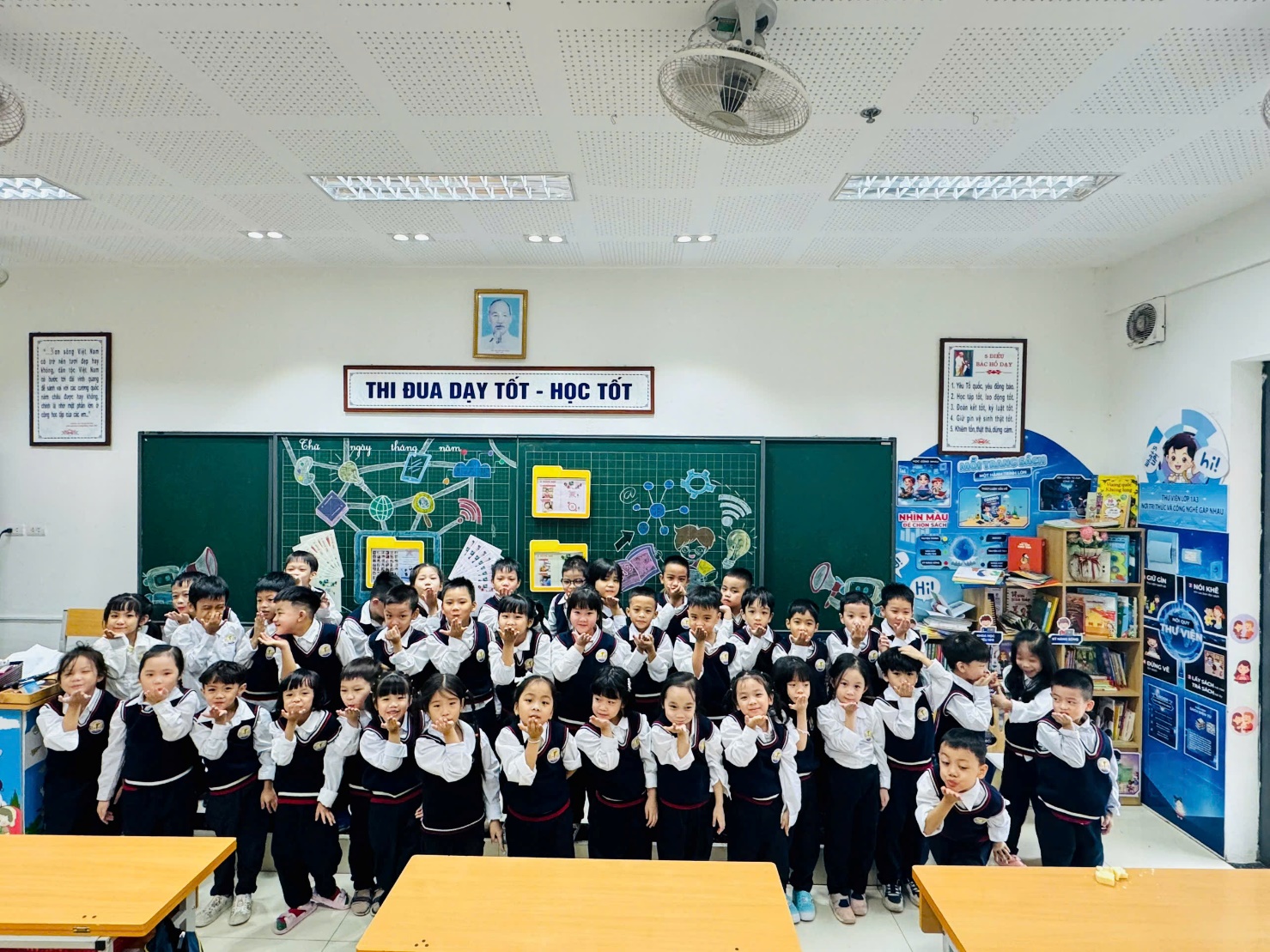 A group of children in a classroom
AI-generated content may be incorrect.