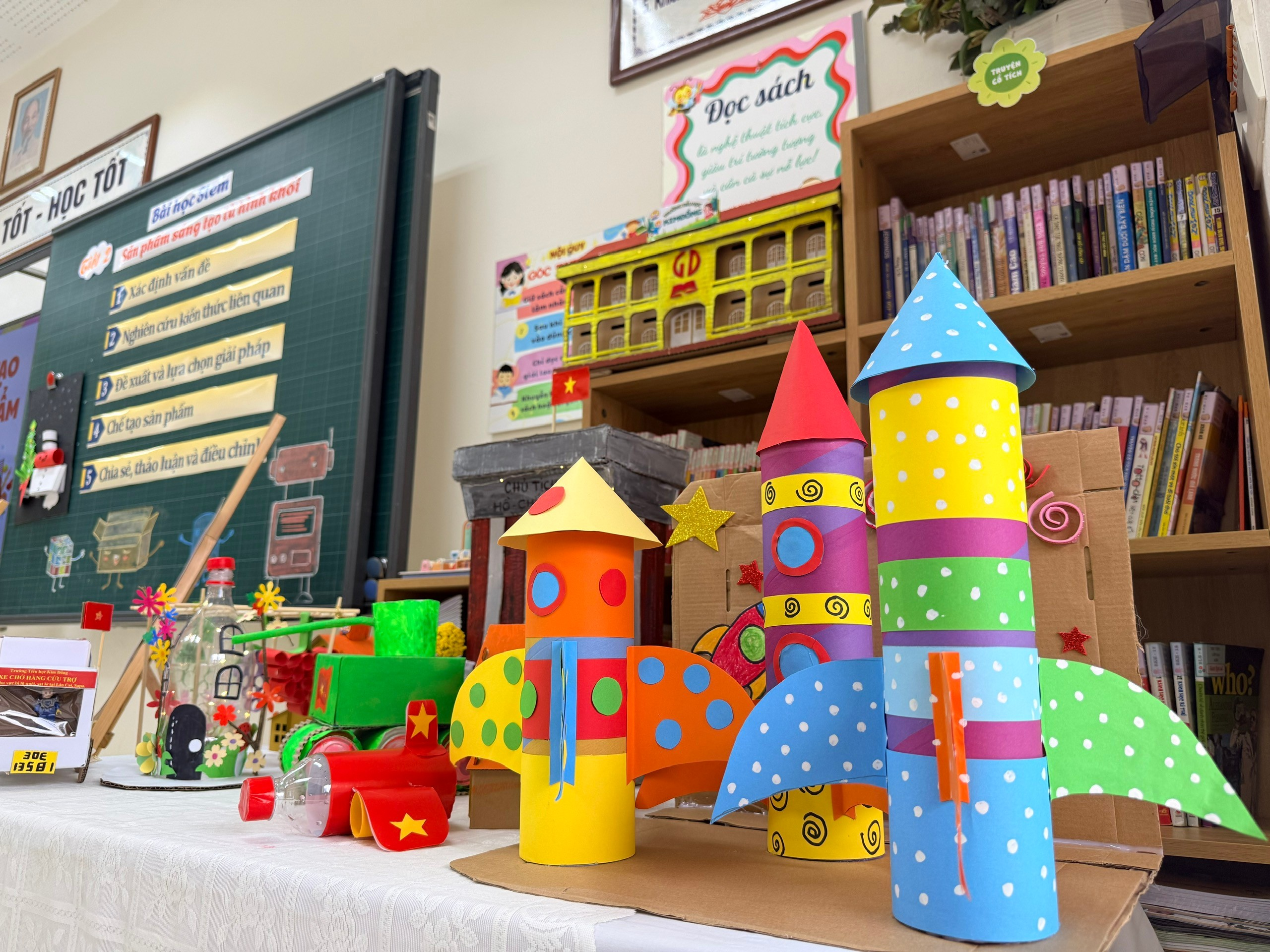 A group of colorful objects on a table
Description automatically generated