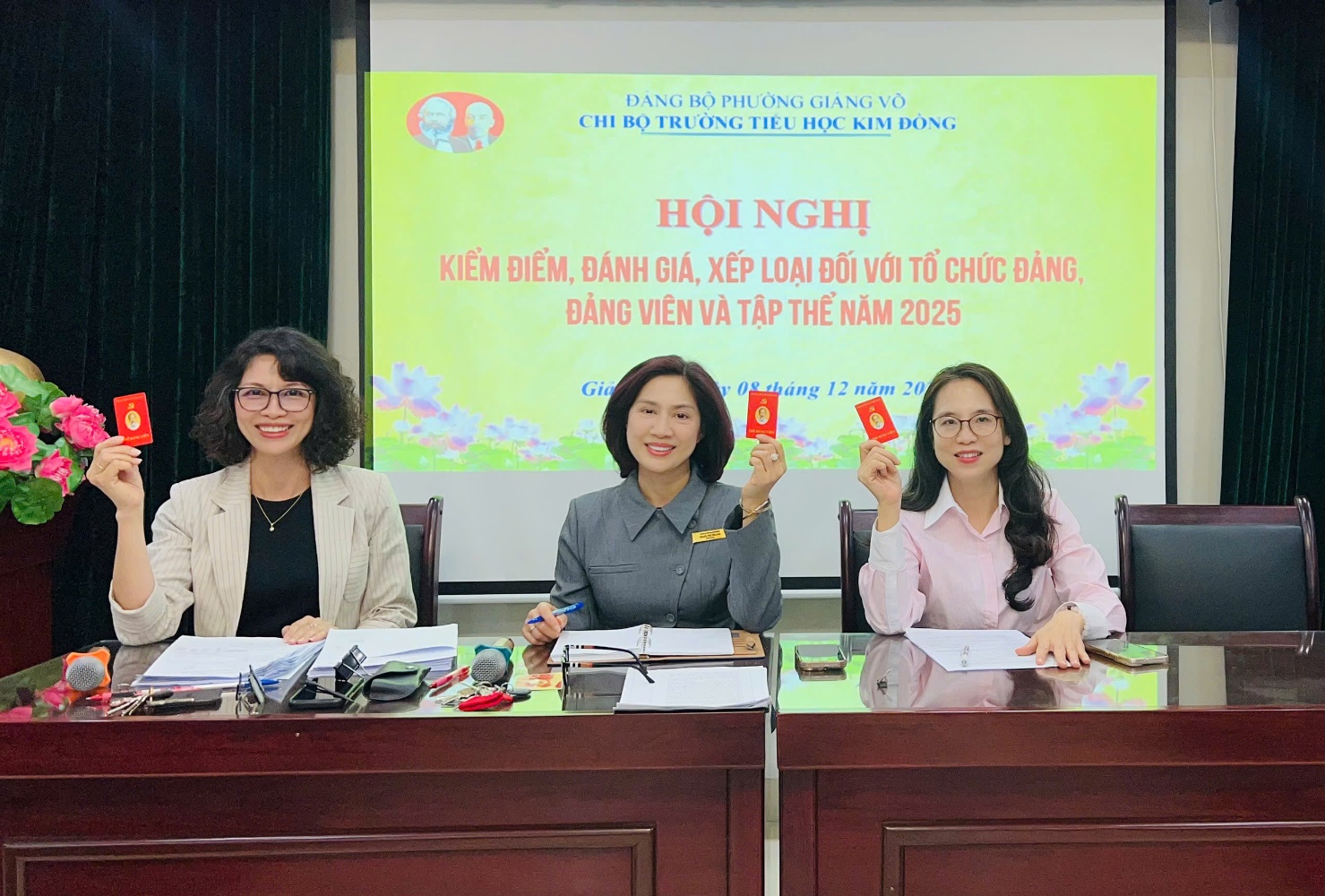 A group of women sitting at a table
AI-generated content may be incorrect.