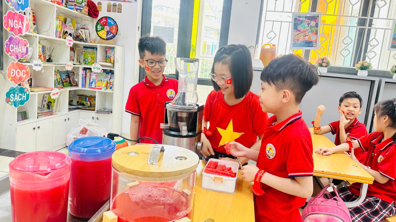 A group of kids in a room
Description automatically generated