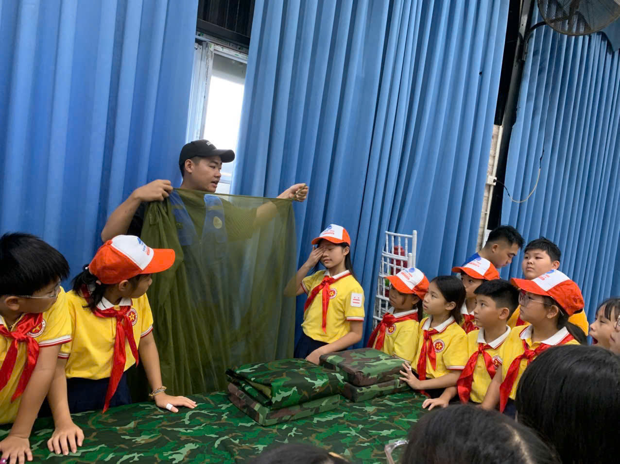 A group of kids in uniform
AI-generated content may be incorrect.