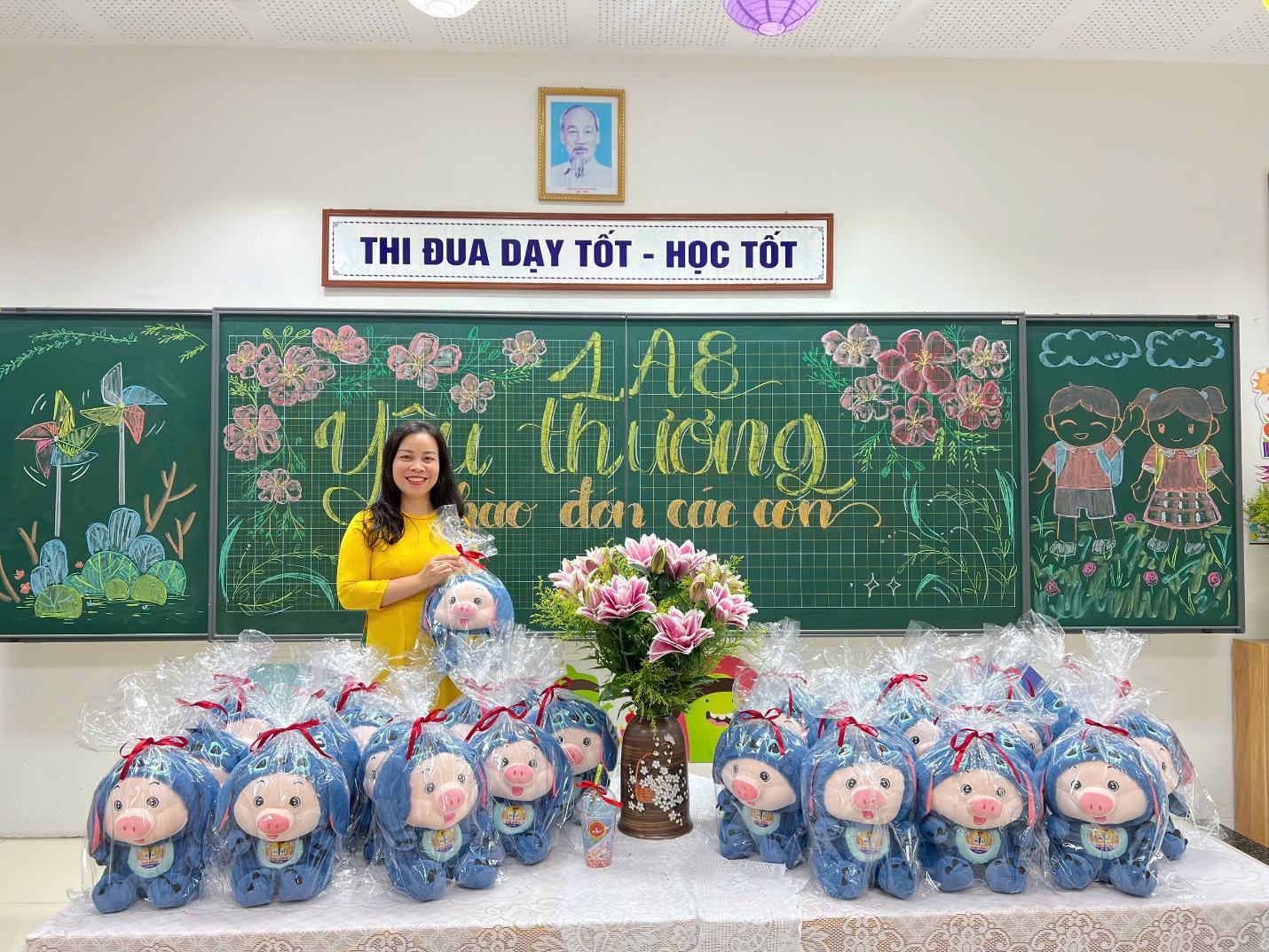 A person standing in front of a table with stuffed animals
AI-generated content may be incorrect.