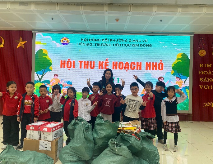 C:\Users\User-1\Desktop\hôm nay\z7456150218740_5d1f61a7ffa827c4d1940236a60712db.jpg