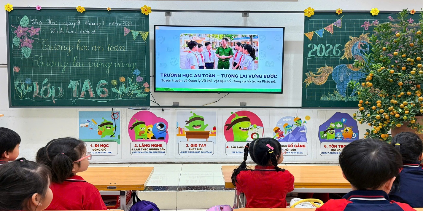 C:\Users\User-1\Desktop\hôm nay\z7445314560958_186b157bf70b805a288520ecfaf1a387.jpg